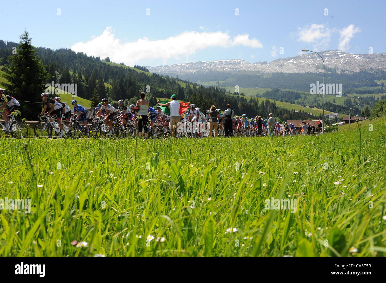17.06.2012. Tour of Switzerland Cycling Tour, 2012, Tour de Suisse, tappa 09 Nafels to Sorenberg.  Radioshack - Nissan 2012, Ag2r La Mondiale 2012, Sorenberg Stock Photo
