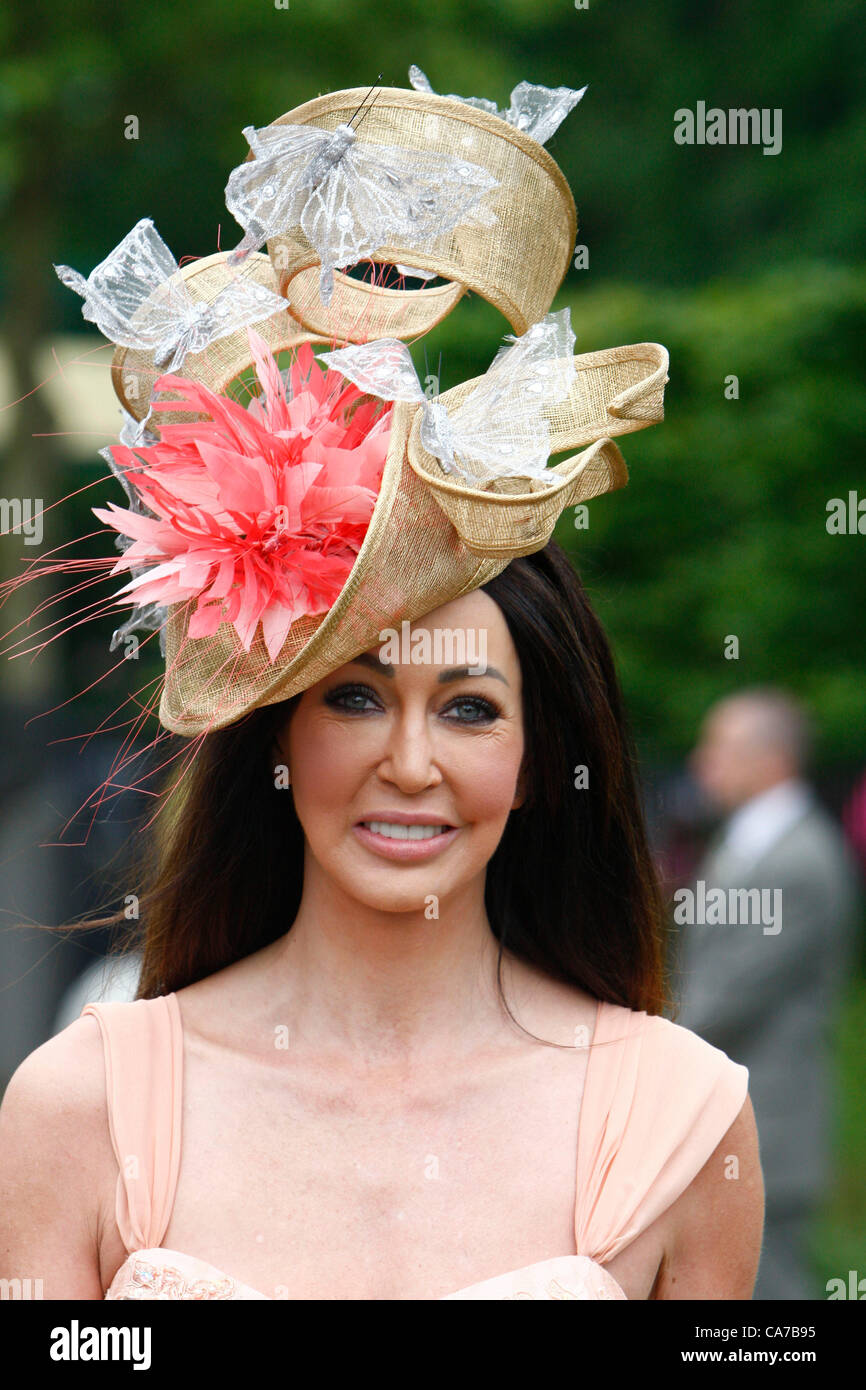 Lady hat ascot racecourse uk High 