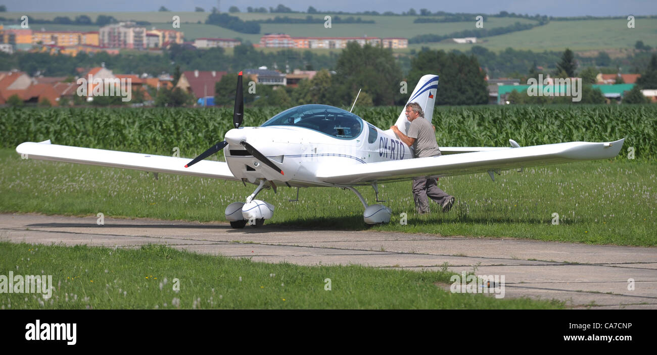 Czech Sport Aircraft (CSA) presents new PS28 Cruiser. The European