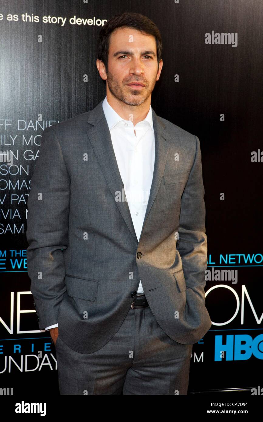 USA. Chris Messina at arrivals for THE NEWSROOM Premiere, Cinerama Dome