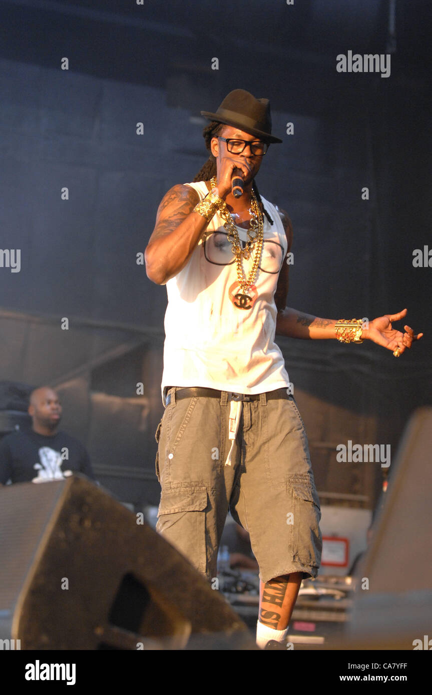 June 20, 2012 - Raleigh, North Carolina, U.S. - Rap artist 2CHAINZ ...