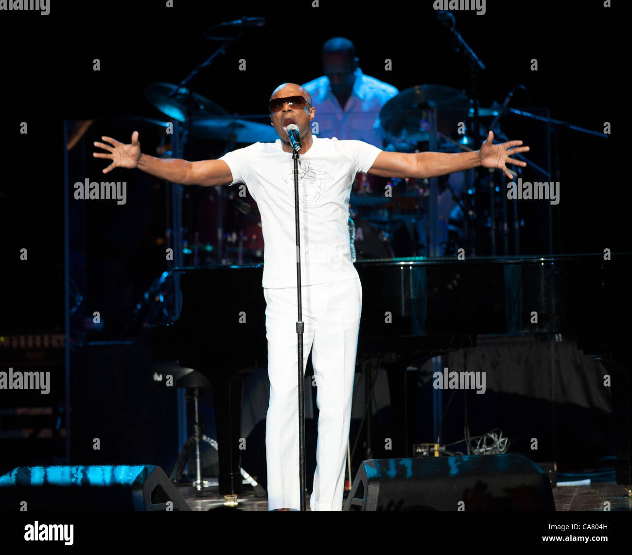 Kem R&b Singer Kem block hi-res stock photography and images - Alamy