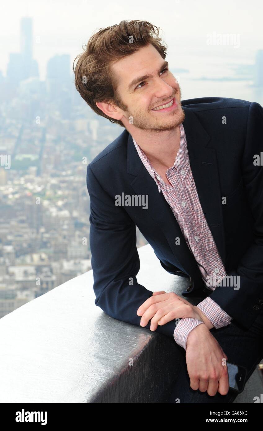 Emma Stone and Andrew Garfield The cast of 'The Amazing Spider-Man' at the  Lighting Ceremony at The Empire State Building New York City, USA -  25.06.12 Stock Photo - Alamy