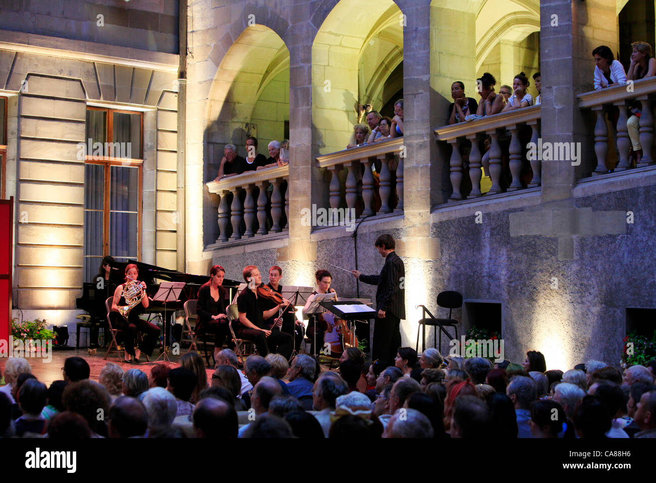 Classical concert during free open air music festival Fête de la Musique in Geneva old town, Switzerland Stock Photo