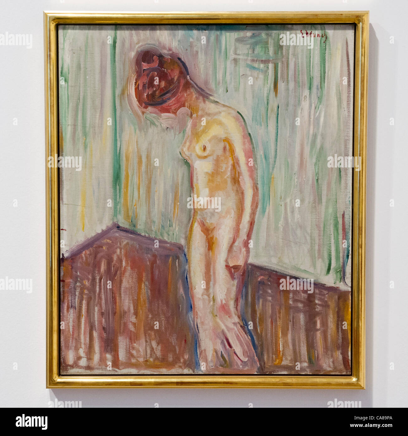 Weeping Woman 1907-9. Edvard Munch: The Modern Eye, an exhibition of the Norwegian artist's work at the Tate Modern, London, UK. The exhibition runs from 28 June to 14 October. 26 June 2012. Stock Photo