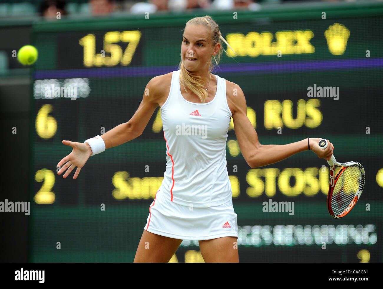 ARANTXA RUS NETHERLANDS THE ALL ENGLAND TENNIS CLUB WIMBLEDON LONDON  ENGLAND 27 June 2012 Stock Photo - Alamy