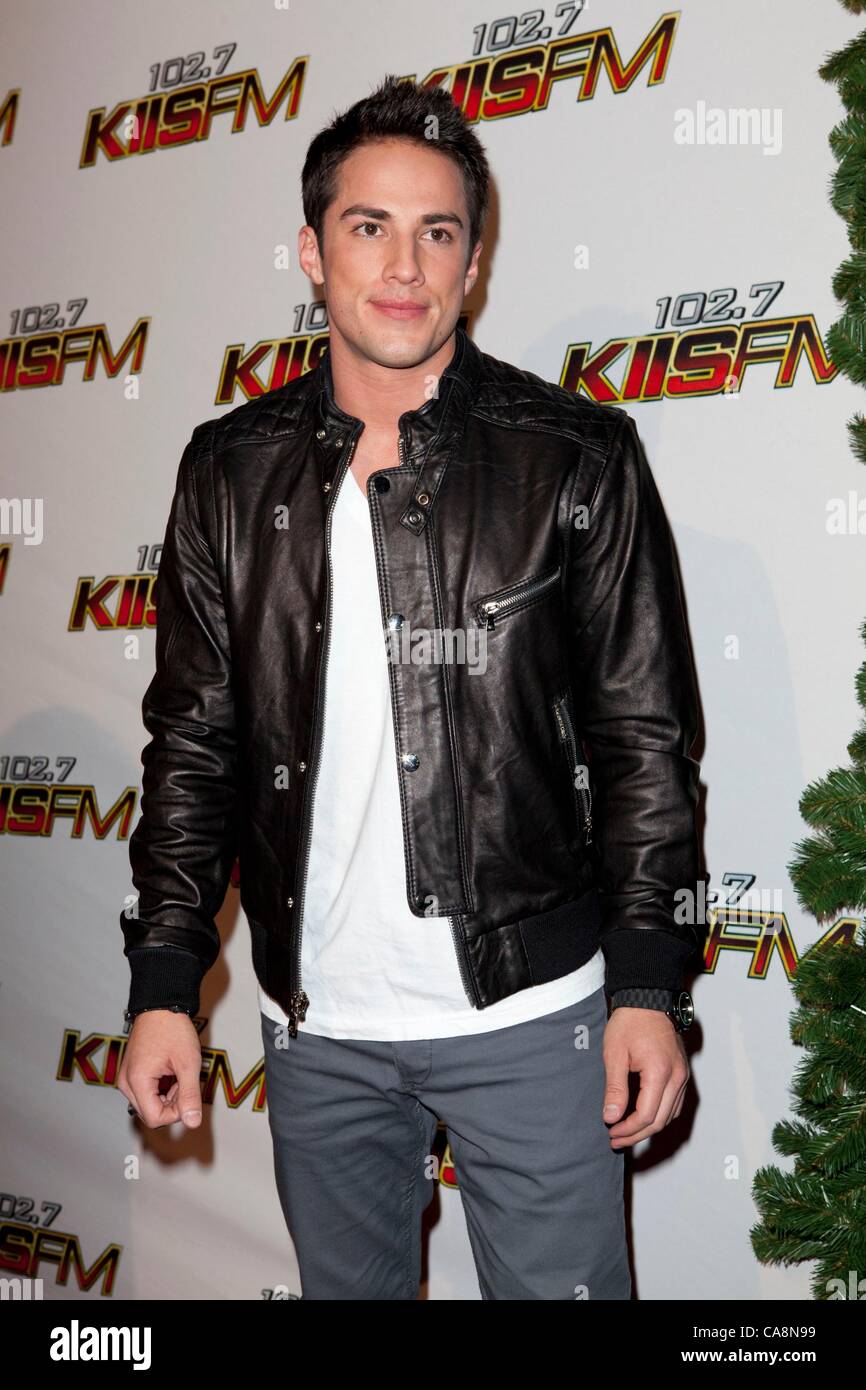 Michael trevino hi-res stock photography and images - Page 2 - Alamy, image size:866x1390