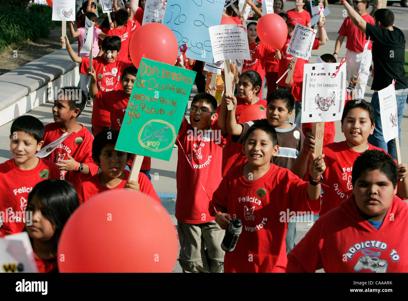 Children march to city hall in Escondido for a rally to say no to drugs on Wednesday afternoon. Students are celebrating Red Ribbon Week. UT photo by Eduardo Contreras Stock Photo