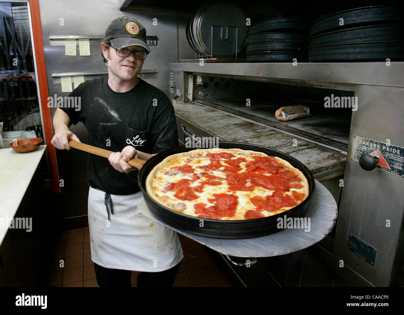 Lefty's pizza discount