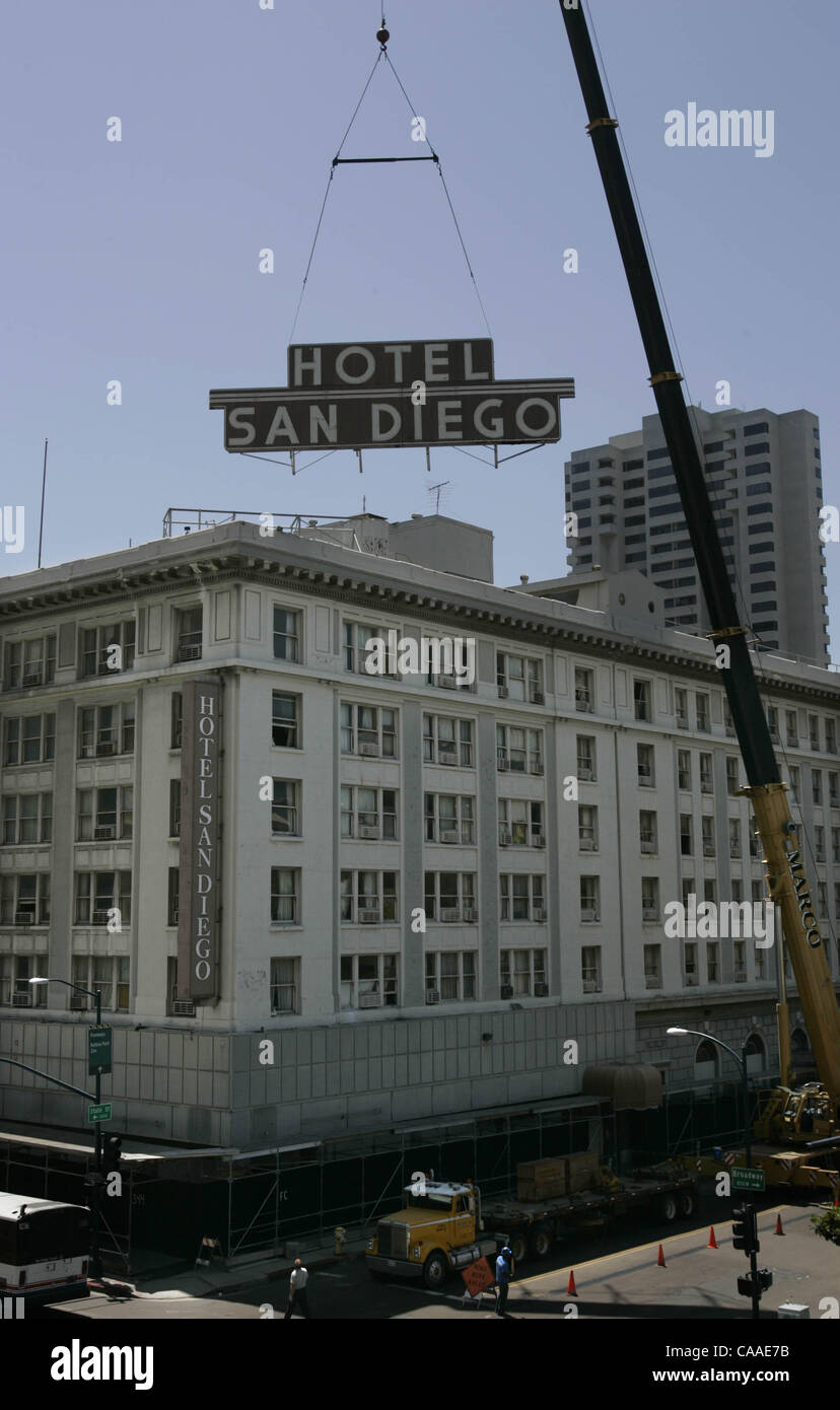 Hotel San Diego 2005 Art Deco Sign Hi res Stock Photography And Images hotel-san-diego-2005-art-deco-sign-hi-res-stock-photography-and-images
