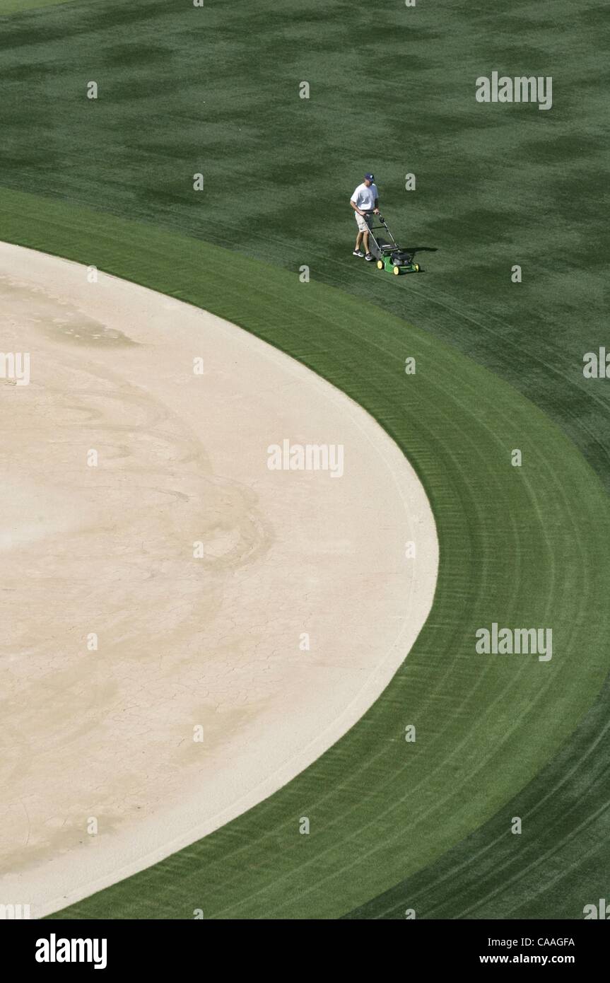 Infield maintenance hires stock photography and images Alamy