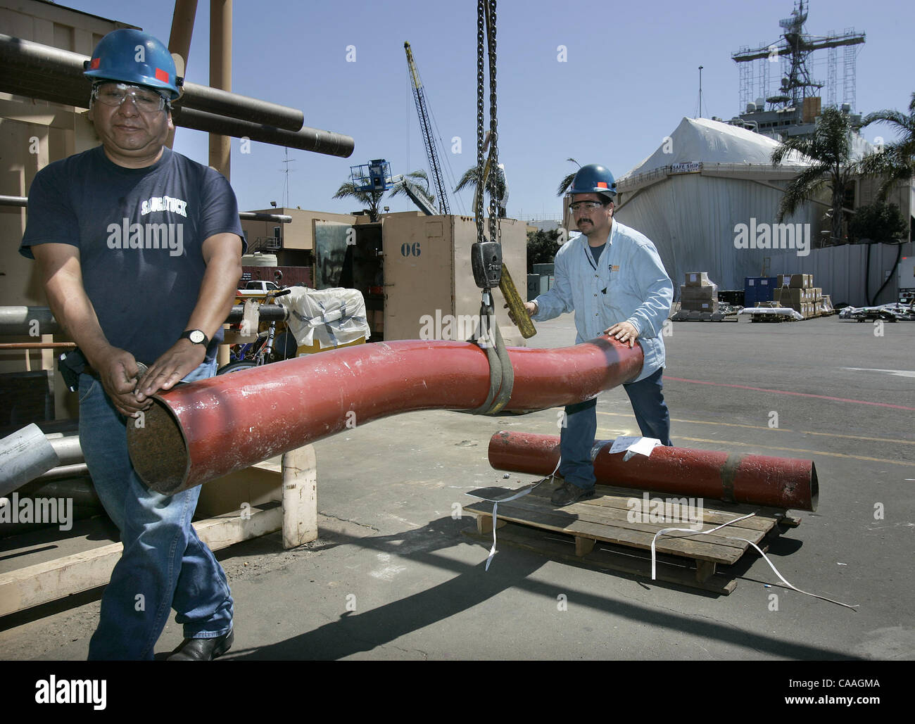 Pipe fitter ship hires stock photography and images Alamy