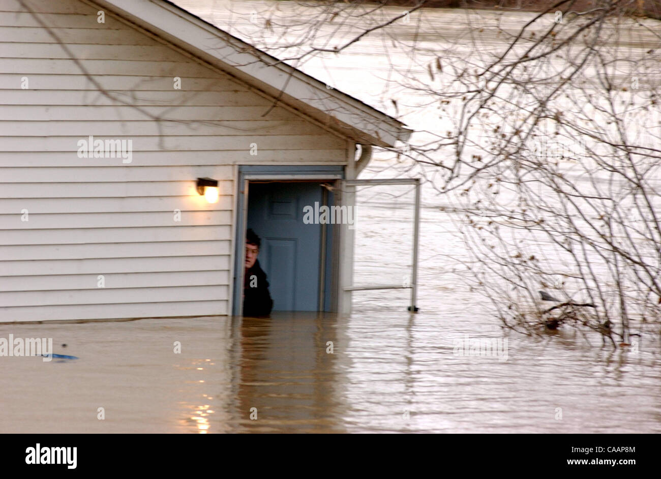 Jan 05, 2004; Cleves, OH, USA; Waiting to be rescued by Miami Township