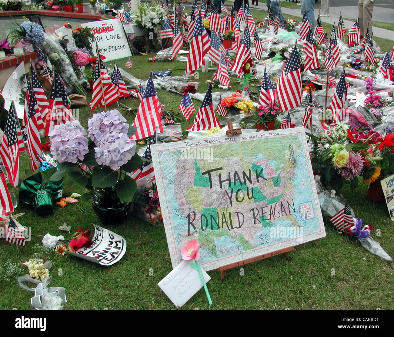 Jun 07, 2004; Santa Monica, California, USA; Americans both young and