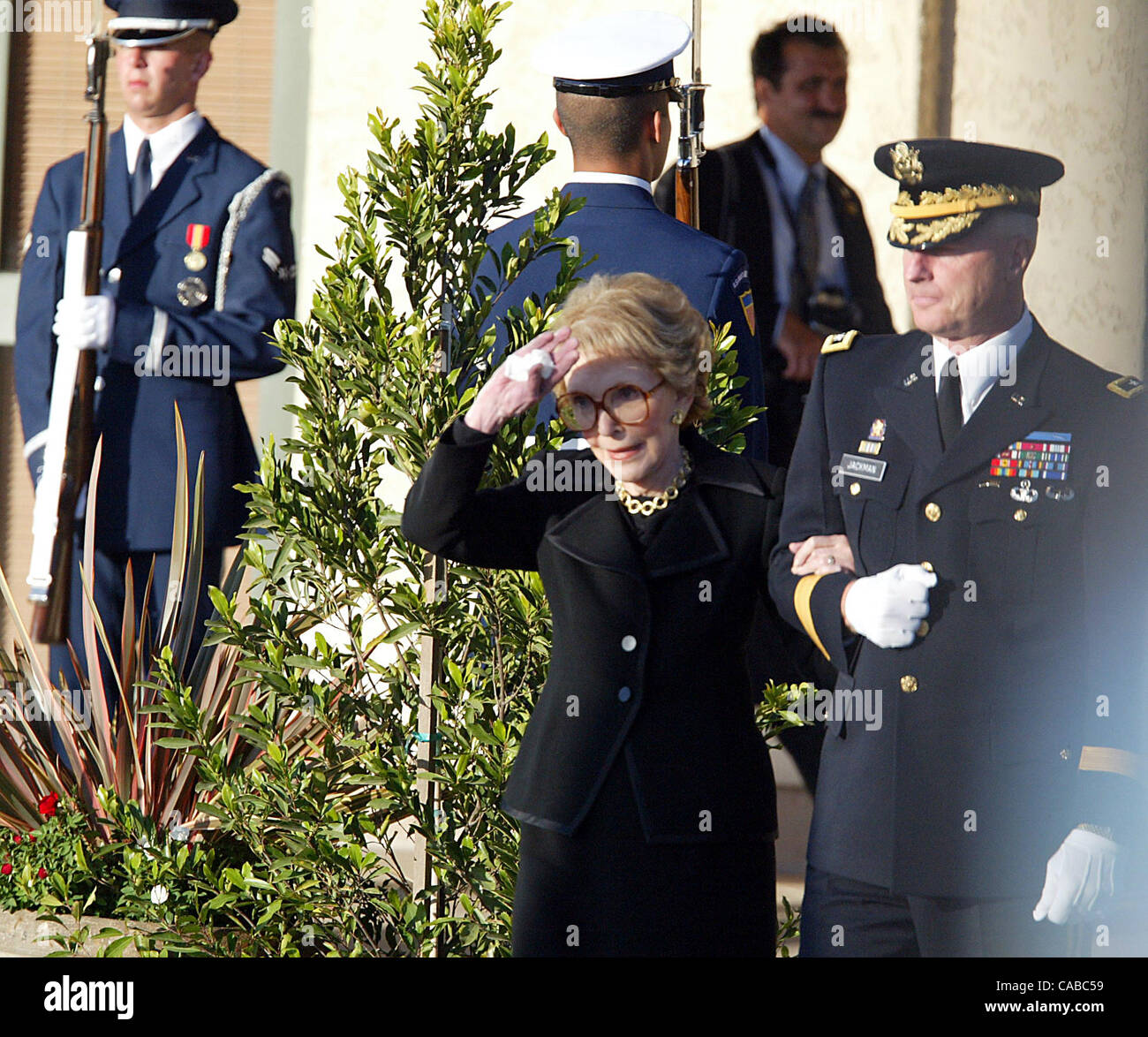 Jun 11, 2004; Simi Valley, CA, USA; Former first lady NANCY REAGAN is ...