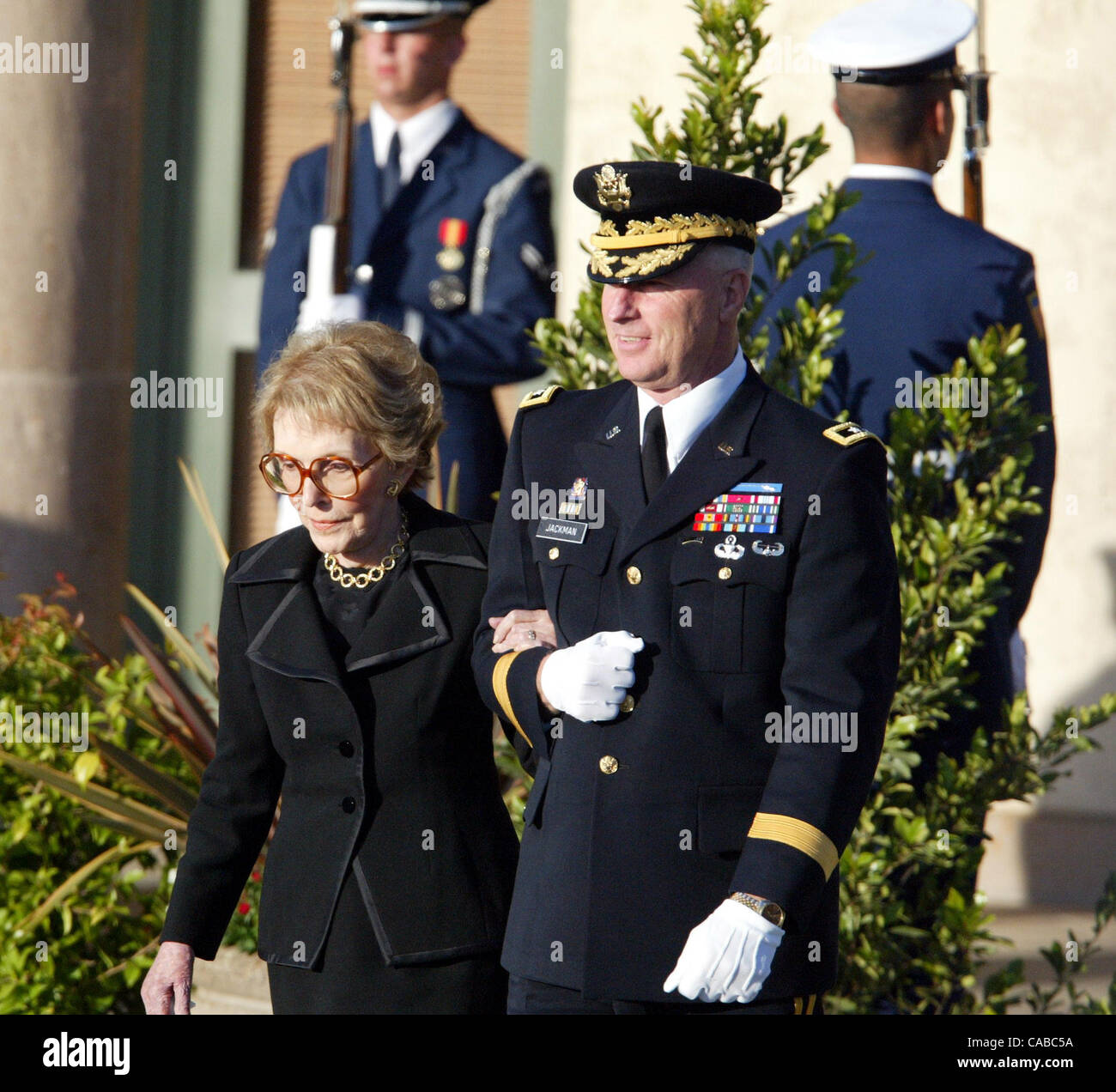 Jun 11, 2004; Simi Valley, CA, USA; Former first lady NANCY REAGAN is ...
