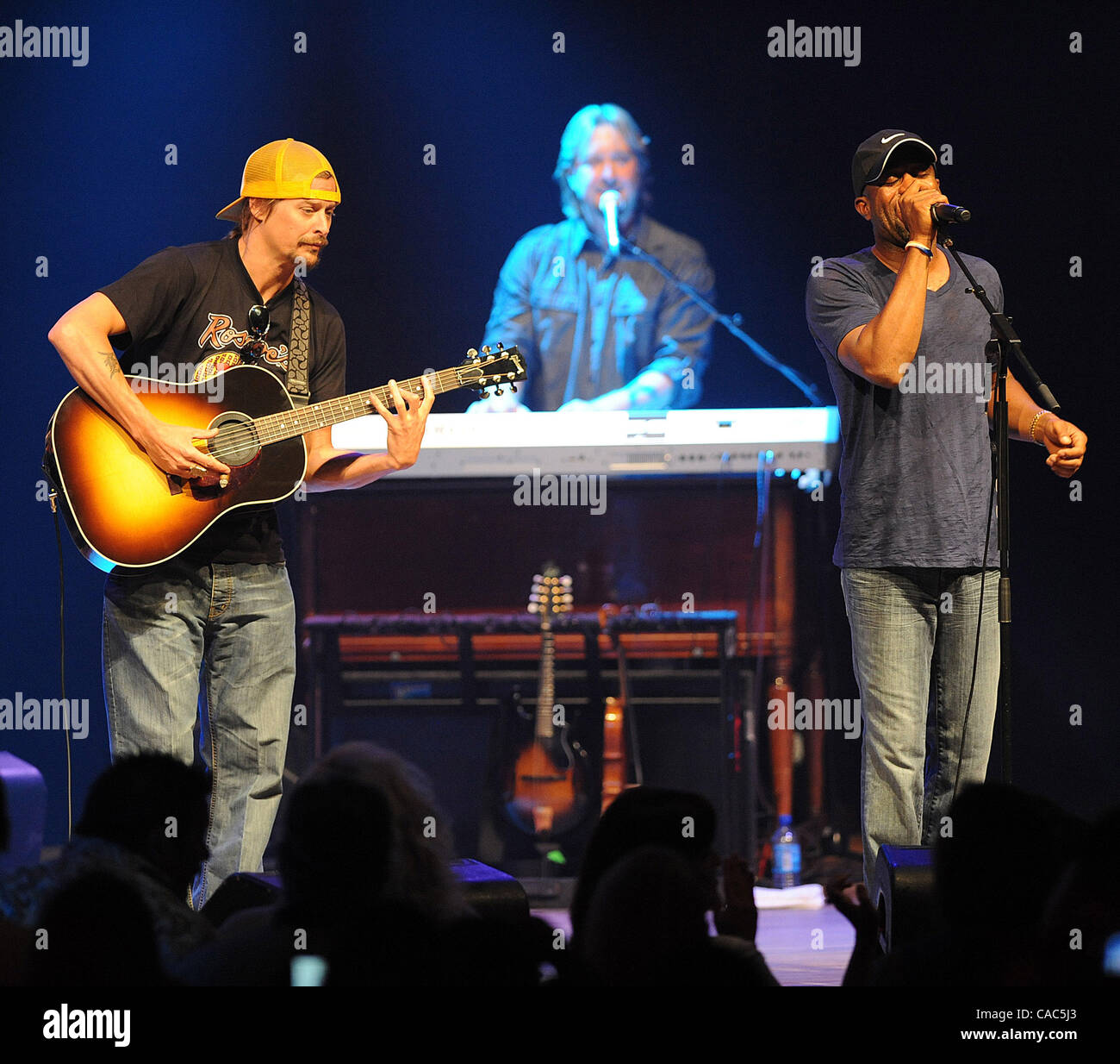 Jun 7, 2010 - Nashville, Tennessee; USA - Singer / Guitarist KID ROCK ...