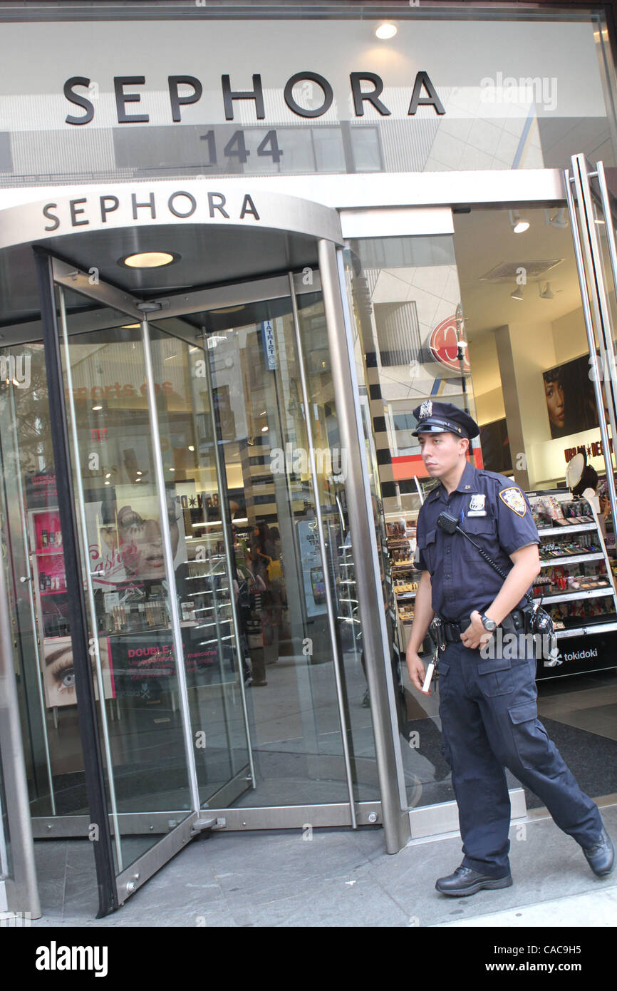 Real Estate Of Sephora At 144 East 86th St And Lexington Ave In Real Estate Of Sephora At 144 East 86th St And Lexington Ave In Manhattan Rudolph Giuliani S Daughter Ine Was Lifting This