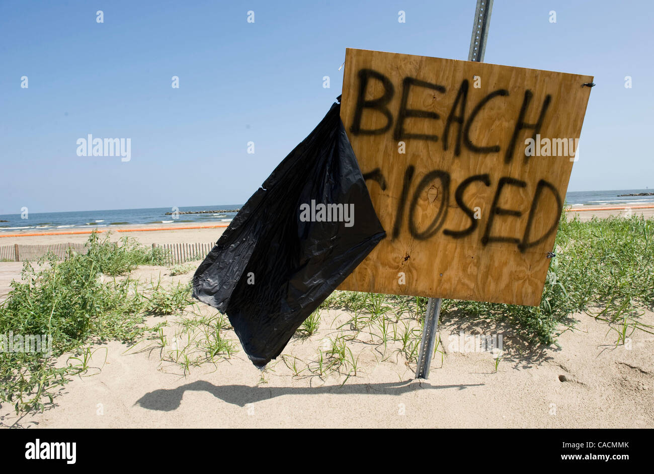 Jun. 07, 2010 - Grand Isle, Louisiana, US - A closed beach sign in  Grand Isle Monday.  Oil from the Deepwater Horizon oil spill is still washing a shore in Grand Isle. (Credit Image: © Robin Loznak/ZUMApress.com) Stock Photo