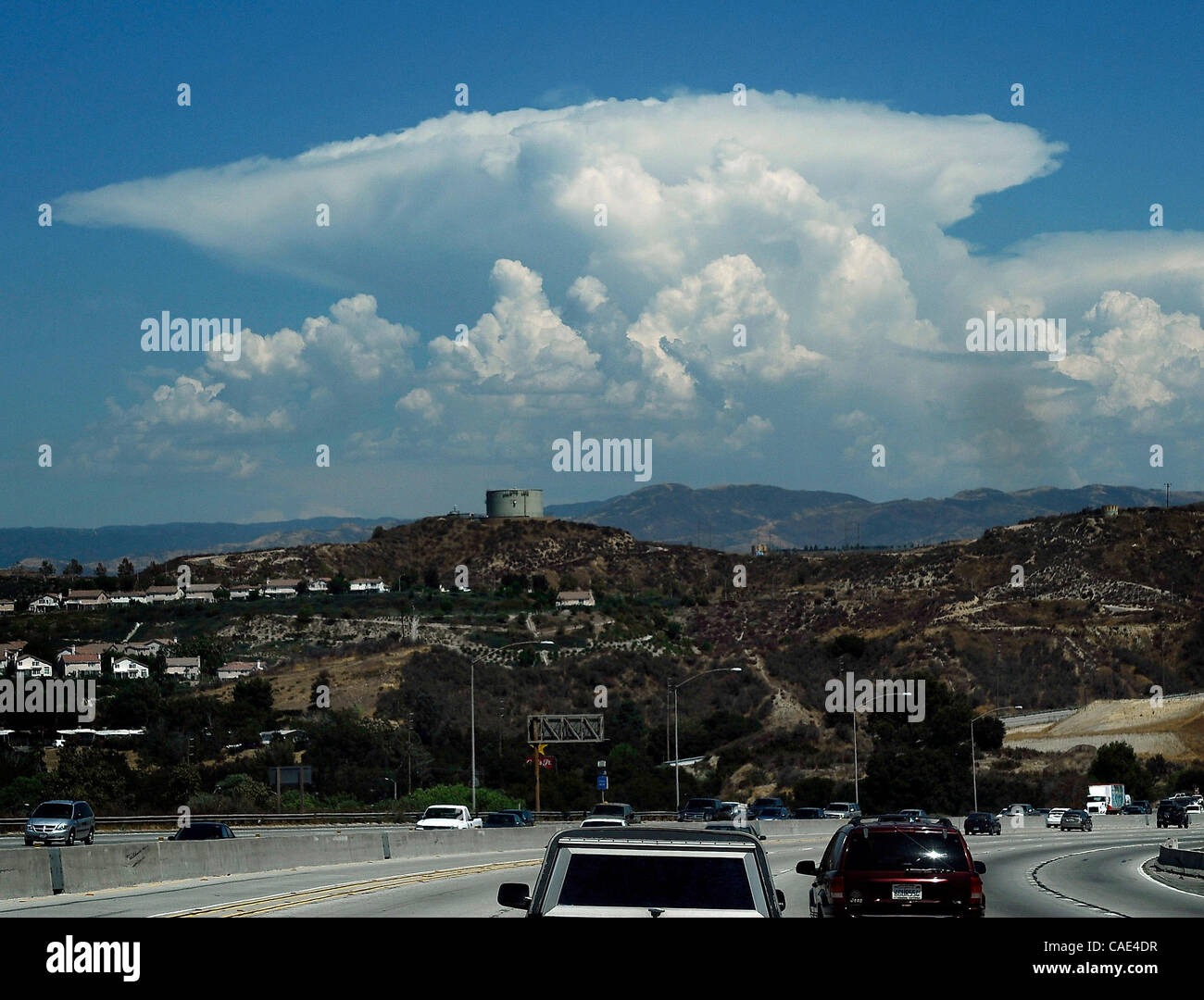 Aug 26,2010 Santa Claita, California, USA. Huge monsoon clouds form