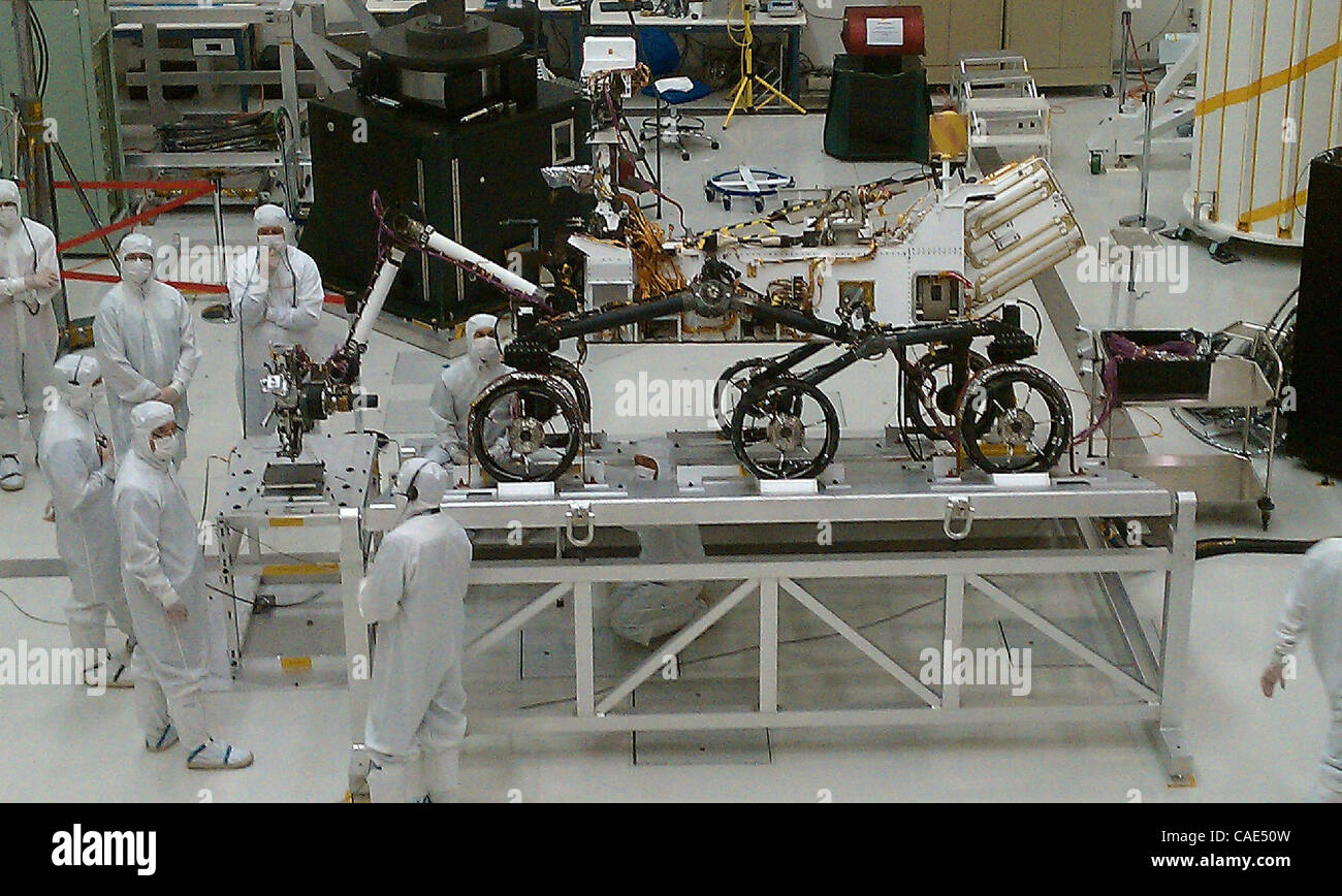 Aug 19,2010. Pasadena, California, USA. JPL workers do the final testing on the Curiosity rover before it heads to the Kennedy Space Center FL. NASA's next Mars rover was slowly towed to the launch pad Thursday Nov 3rd and was hoisted atop its Atlas booster for liftoff to the Red Planet on Nov. 25.  Stock Photo