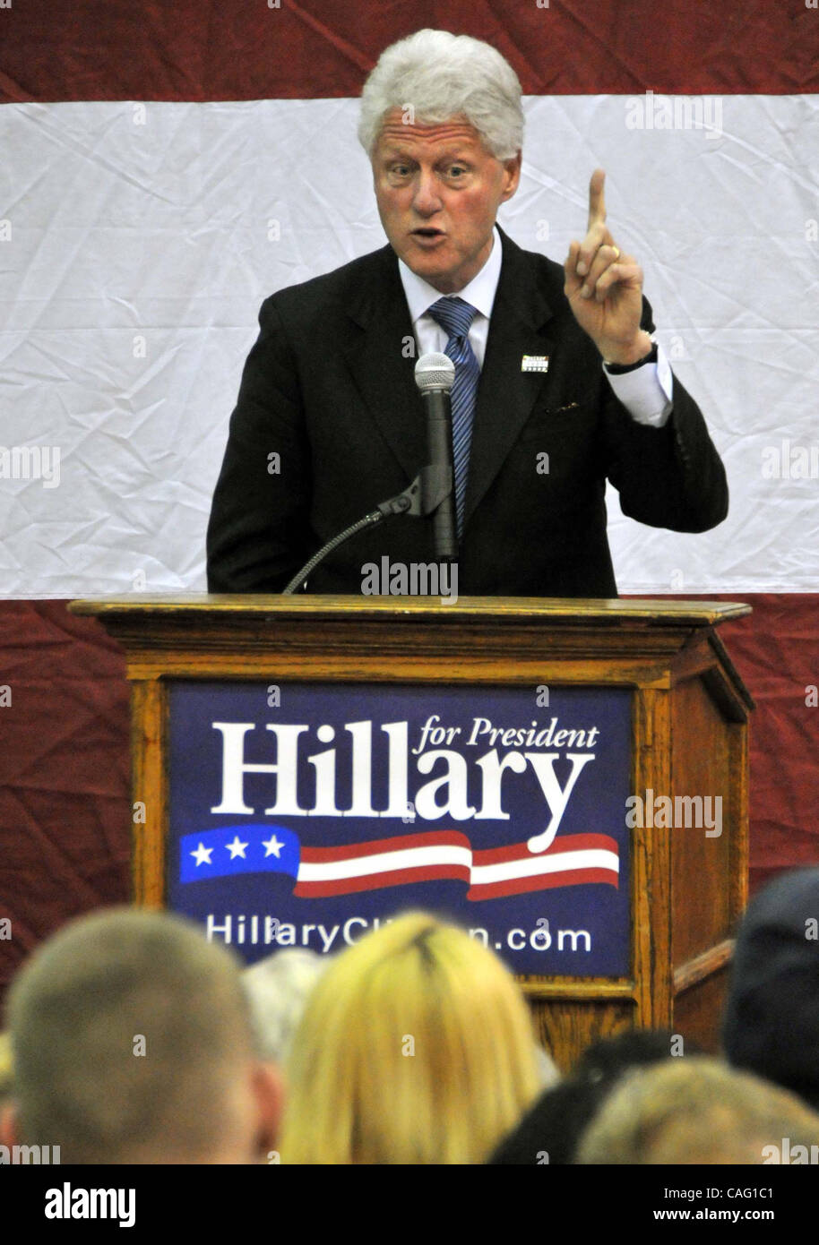 Feb 24, 2008 - Lima, Ohio, USA - Former president BILL CLINTON speaks before a packed crowd of several thousand in Lima, Ohio. Clinton was campaigning for his wife, Hillary, and spoke of the urgent need to return jobs to america and stop borrowing money from China, Japan and Saudi Arabia to finance  Stock Photo