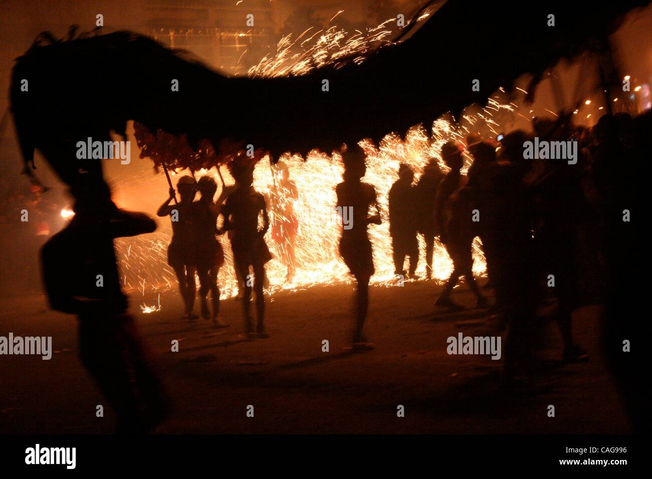 what is the dragon dance chinese new year