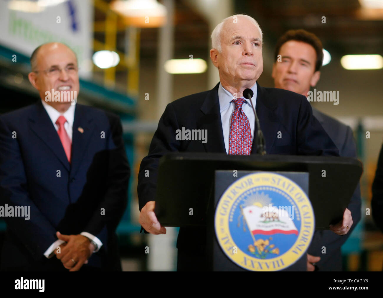 Jan 31, 2008 - Los Angeles, California, USA - Presidential hopeful JOHN MCCAIN thanks California Governor ARNOLD SCHWARZENEGGER for his endorsment, after a tour of Solar Integrated Technologies in Los Angeles before the Governor announce his endorsement of McCain at a news conference, Thursday Jan.  Stock Photo