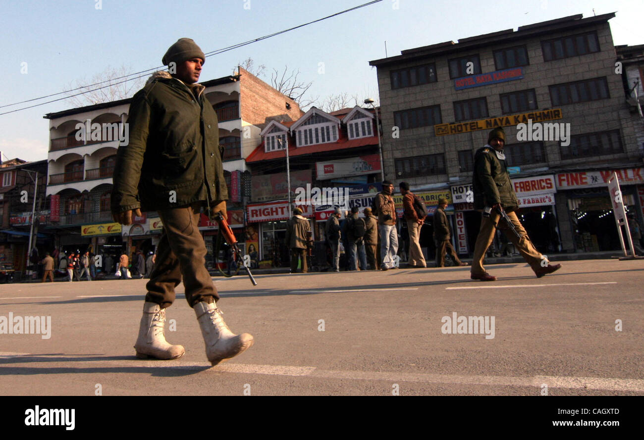 Views of security arrangments as people being checked,passenger vehciles been frisked paramilitary soldiers keeping vigil in  Srinagar India, Wednesday, Jan. 25, 2008 Security has been beefed-up in Jammu and Kashmir ahead of  Republic Day on 26 January. PHOTO/ALTAF ZARGAR Stock Photo