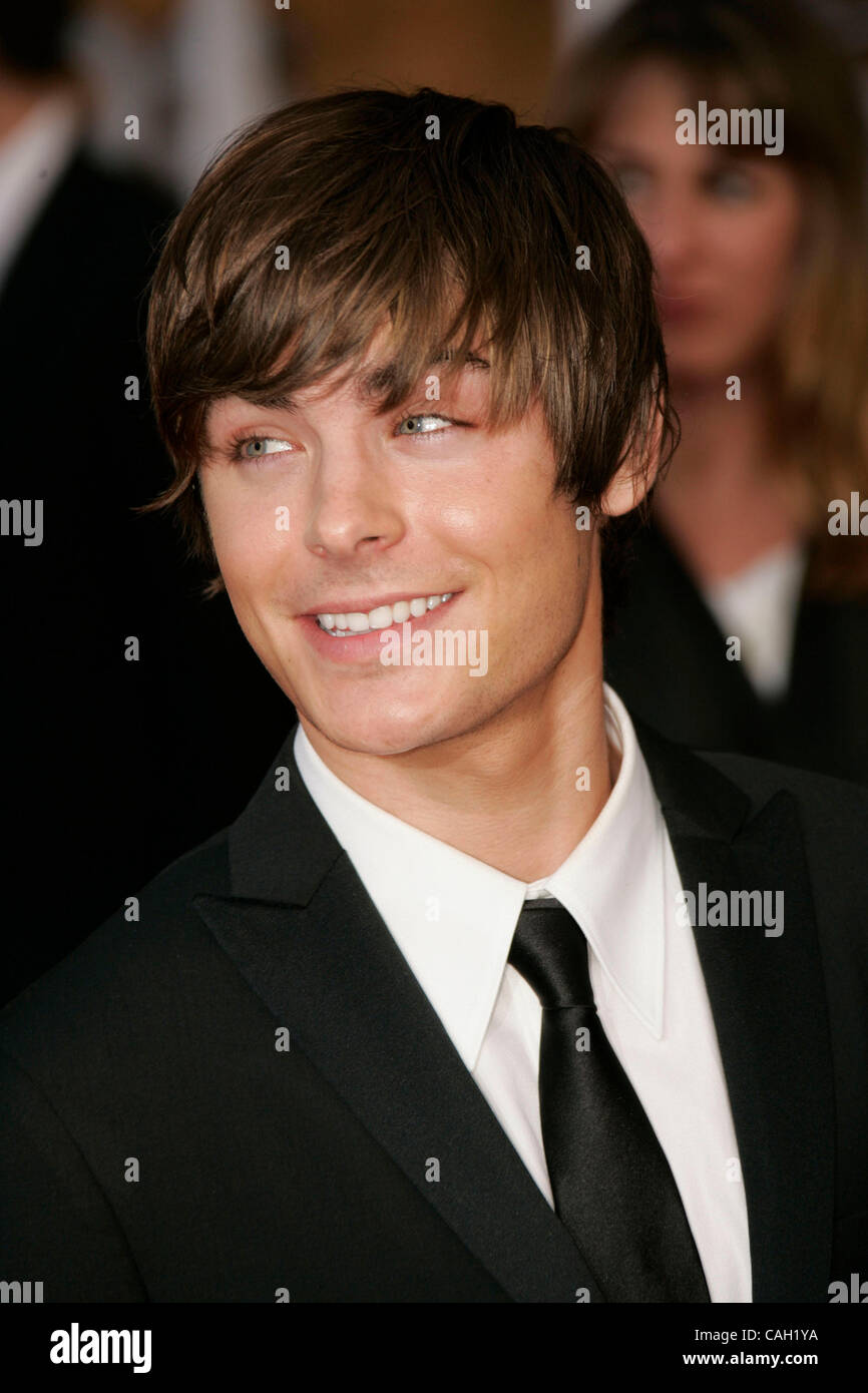 Jan 27, 2008 - Los Angeles, California, USA - Actor ZAC EFRON arriving ...