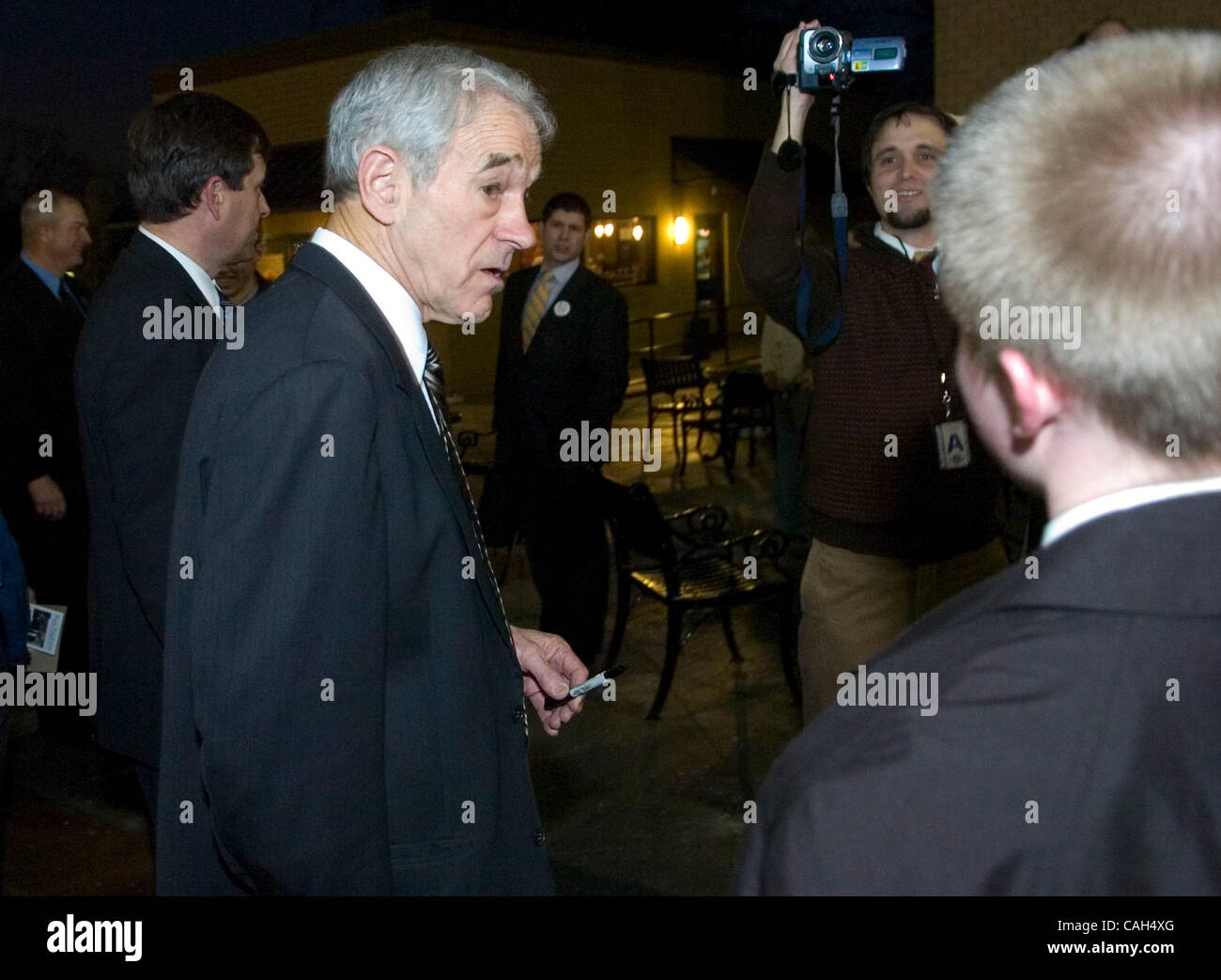 Republican presidential candidate Texas Congressman Ron Paul meets with supporters at Bob Jones University in Greenville, South Carolina, USA, 17 January 2008. The South Carolina Republican Presidential Primary is 19 January 2008. (Credit Image: © Erik Lesser/ZUMA Press) Stock Photo