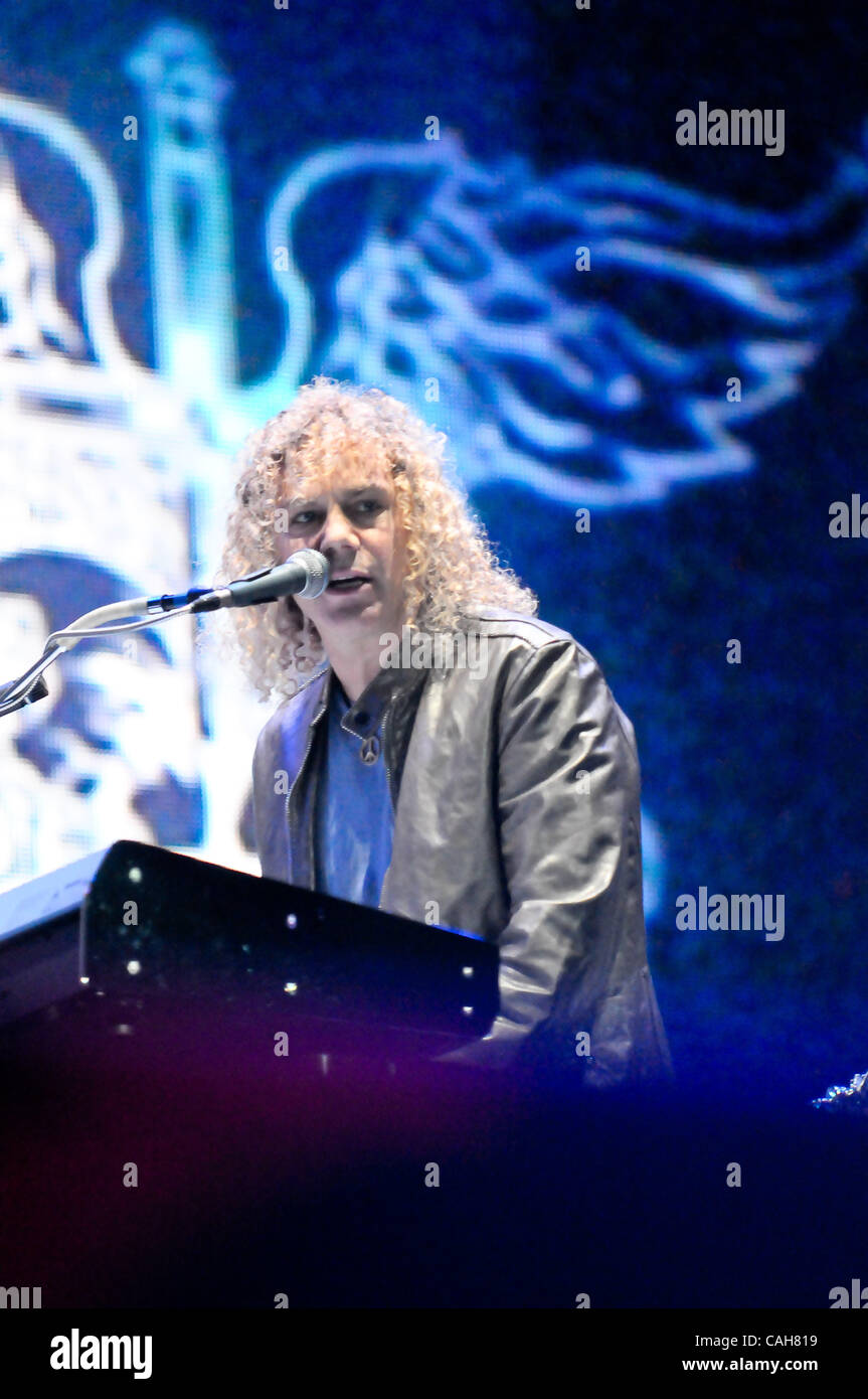 Keyboardist david bryan hires stock photography and images Alamy