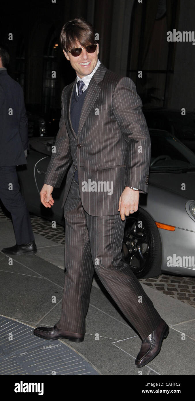 Beverly Hills, 2008117 / Actor TOM CRUISE celebrating his son CONNOR