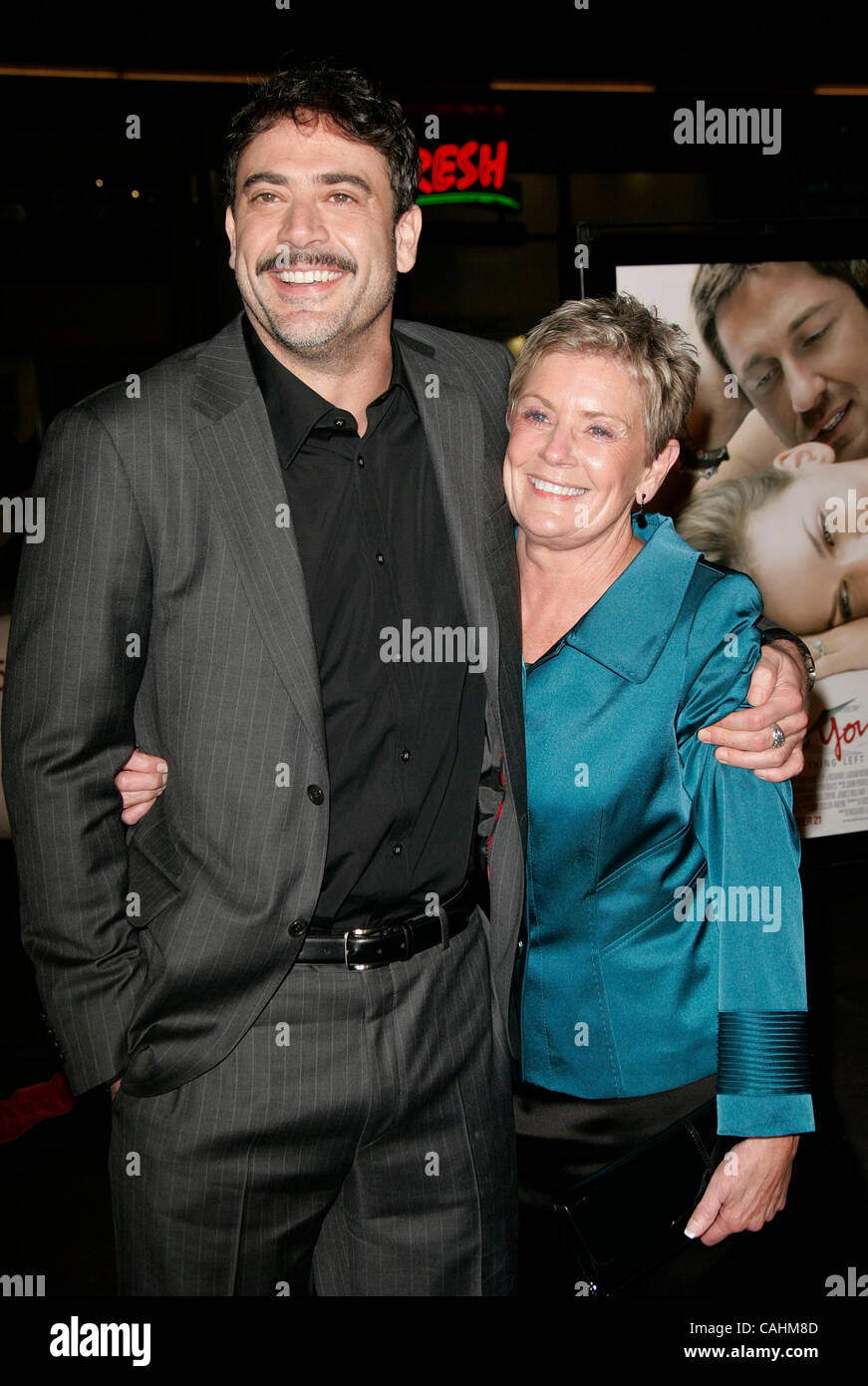 Jeffrey dean morgan and mother hi-res stock photography and images - Alamy