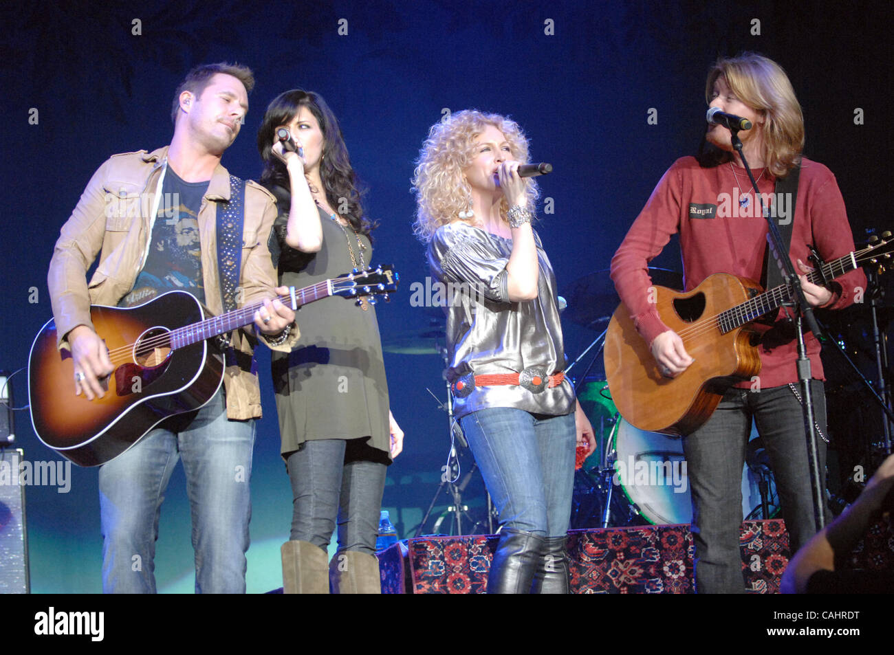 Karen fairchild kimberly roads schlapman hires stock photography and