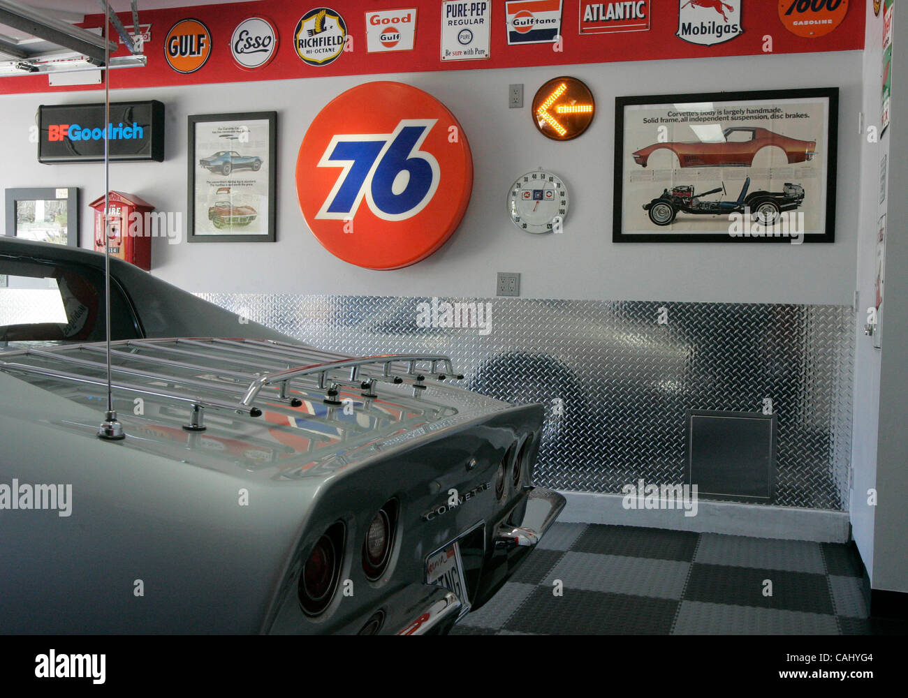 December 22nd, 2007, San Diego, California, USA. TOM CUEVAS displays his custom garage and 1972 Corvette Stingray on Saturday at his home in San Diego, California.  Mandatory Credit: photo by Eduardo Contreras/San Diego Union-Tribune/Zuma Press. copyright 2007 San Diego Union-Tribune Stock Photo