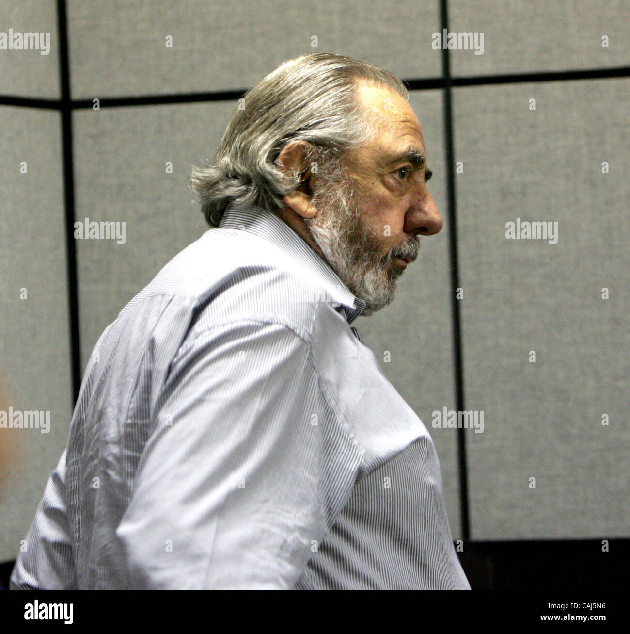 010807 met generator Staff photo by Richard Graulich - 0047380A - WEST PALM  BEACH - Michael Scheffler is booked after being sentenced to nine months in  jail during a hearing at the