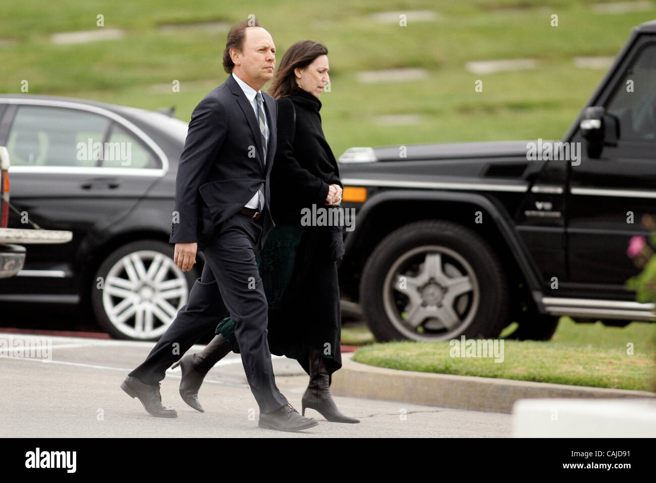 Jan 23, 2008 - Los Angeles, CA, USA - BILLY CRYSTAL and wife JANICE  GOLDFINGER, arrives at the funeral for Suzanne Pleshette who passed away  January 20, 2008 at her home. The