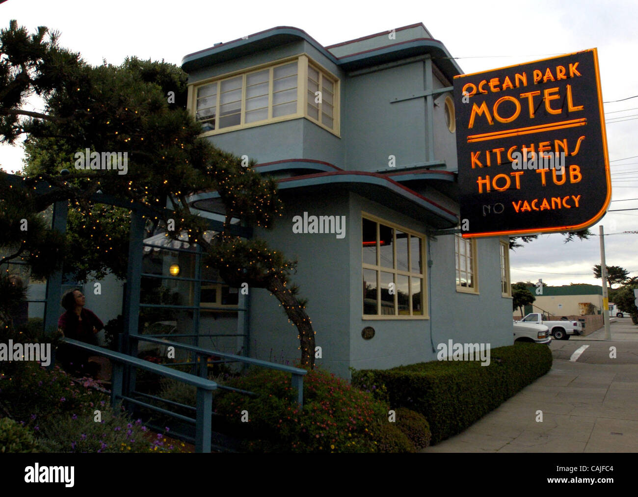 The Ocean Beach Motel in San Francisco, built around the same time as the Golden Gate Bridge, is an example of the streamline moderne architecture popularized in the 1930s. . Stock Photo