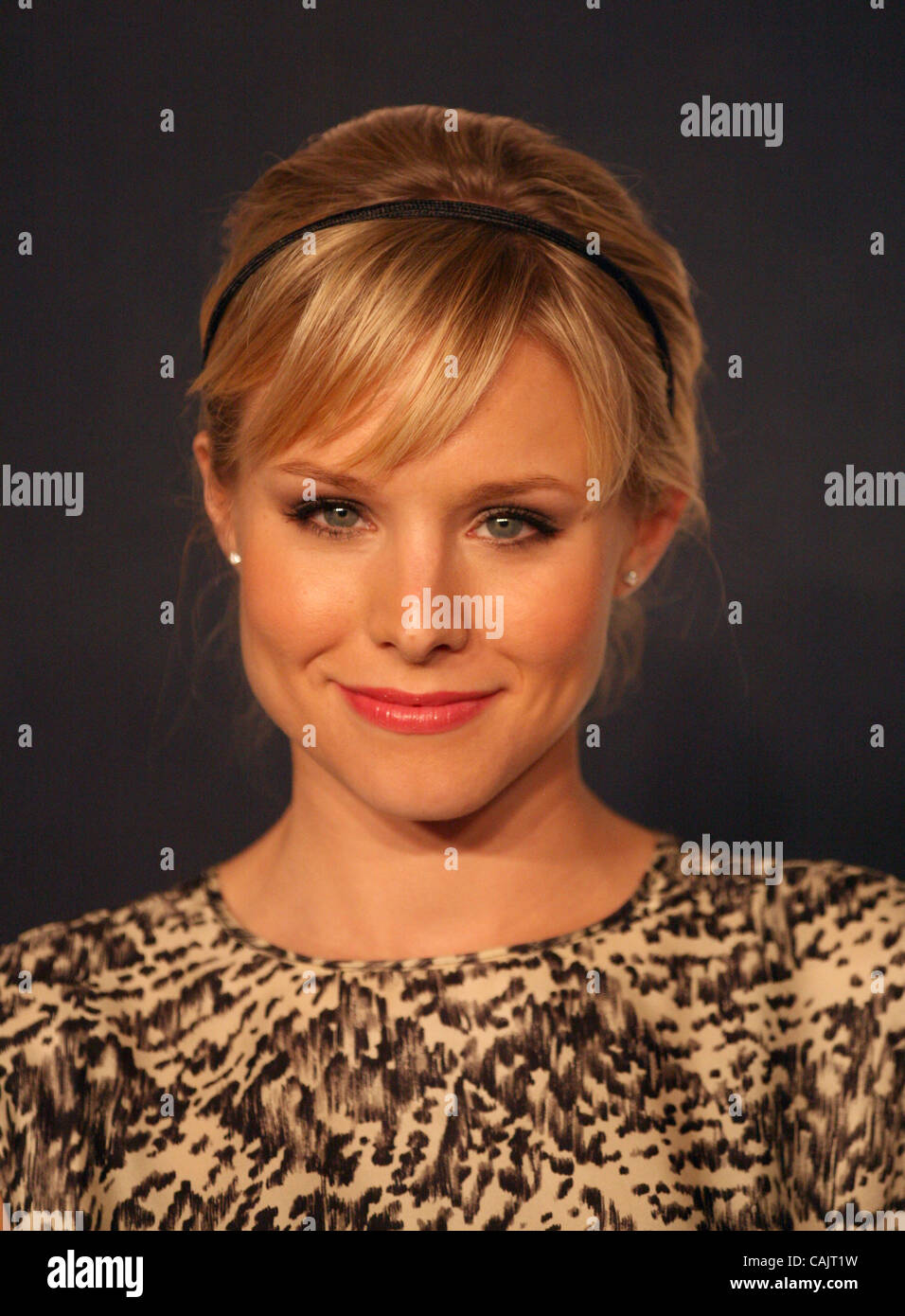 Sep 27, 2007 - Beverly Hills, CA, USA - Actress KRISTIN BELL at the