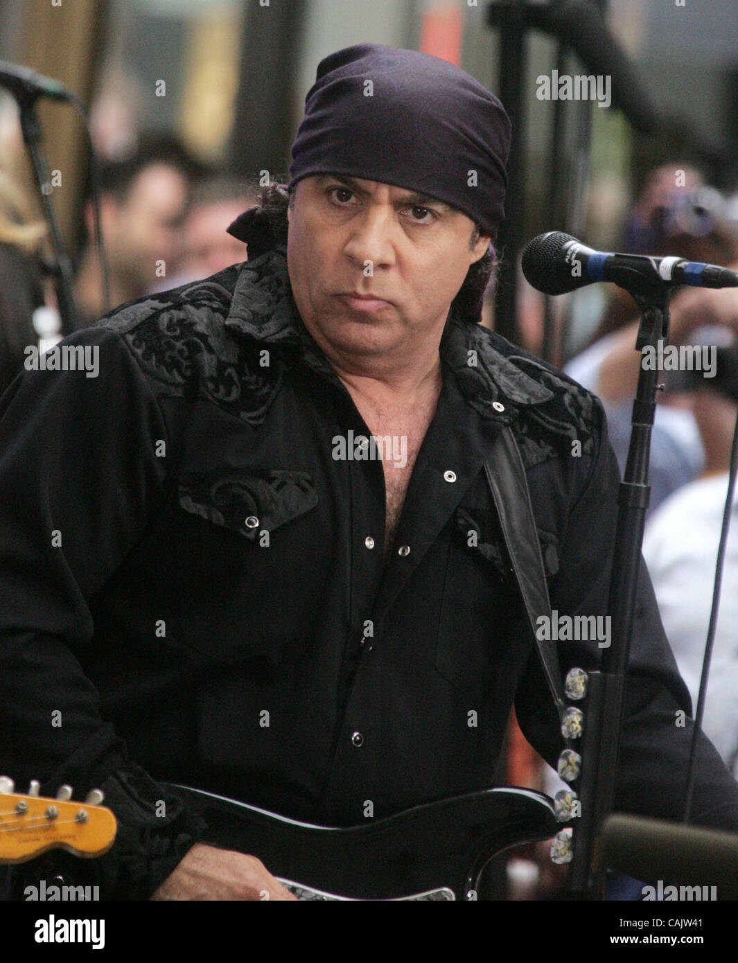 Sep 28, 2007 - New York, NY, USA - Musician STEVEN VAN ZANDT or Little Steven or Miami Steve plays guitar as the  Bruce Springsteen E Street Band performs at the Today Show 2007 Summer Concert Series held at Rockefeller Plaza.   (Credit Image: © Nancy Kaszerman/ZUMA Press) Stock Photo