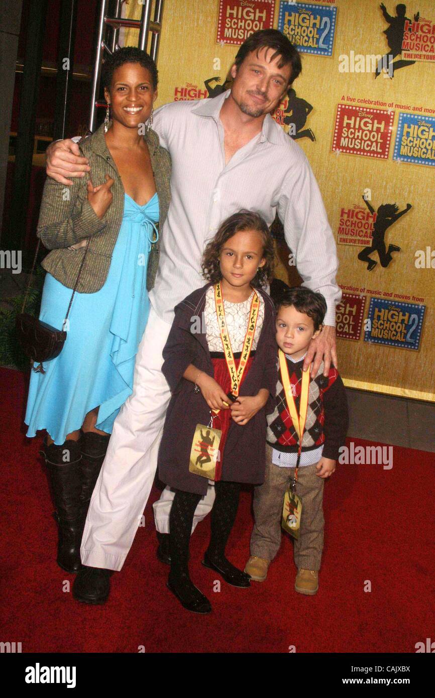Oct. 1, 2007 - New York, New York, U.S. - OPENING NIGHT OF DISNEY'S HIGH  SCHOOL MUSICAL: THE ICE TOUR.MADISON SQUARE GARDEN 09-29-2007. 2007.DAVID  CHISUM AND FAMILY.K54861RM(Credit Image: Â© Rick Mackler/Globe  Photos/ZUMAPRESS.com