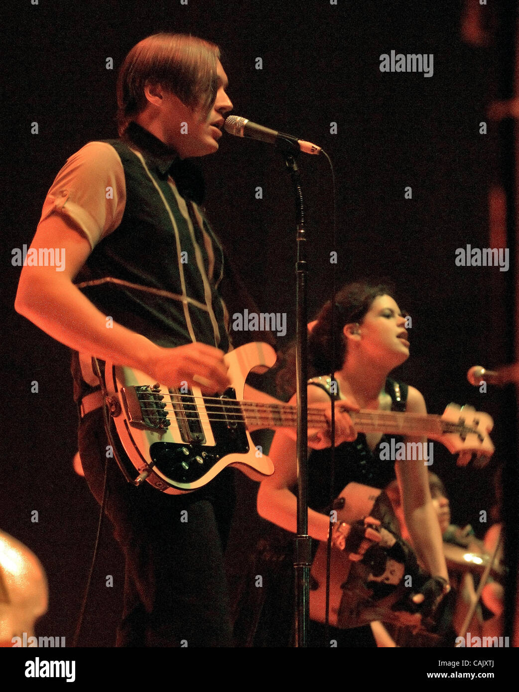 . Sunday 9/30/07 St.Paul . ARCADE FIRE . Win Butler and Regine Chassagne playing with Arcade