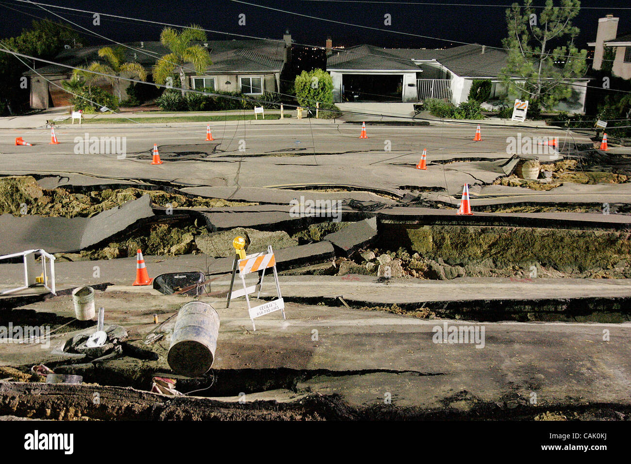 October 3, 2007, San Diego, California, USA The sinkhole on Soledad