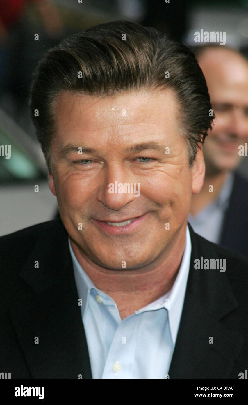 Oct 03, 2007 - New York, NY, USA - Actor ALEC BALDWIN at his appearance ...