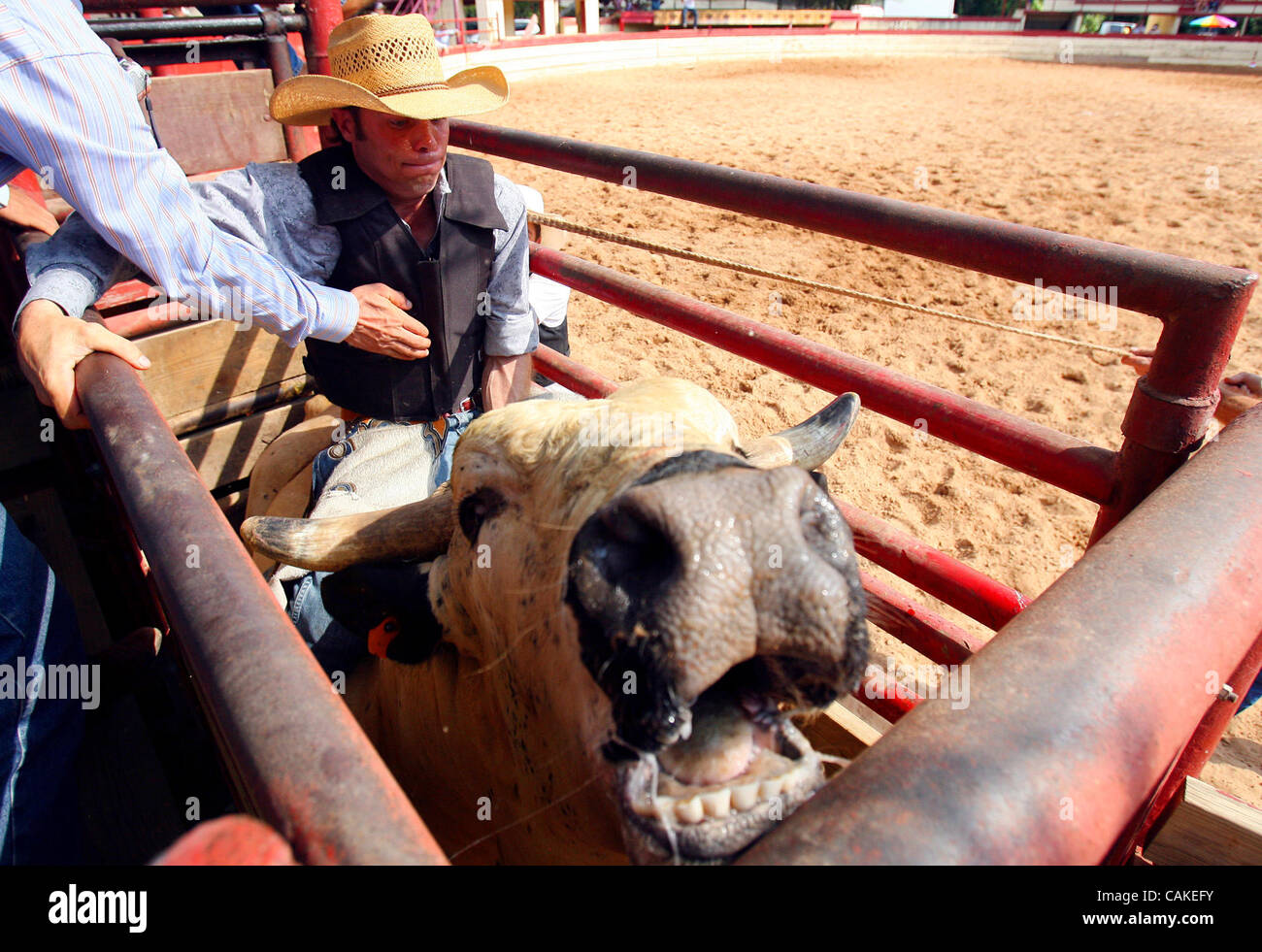 FOR METRO - Jimmy Bretthorst competes in a bullriding event during the ...