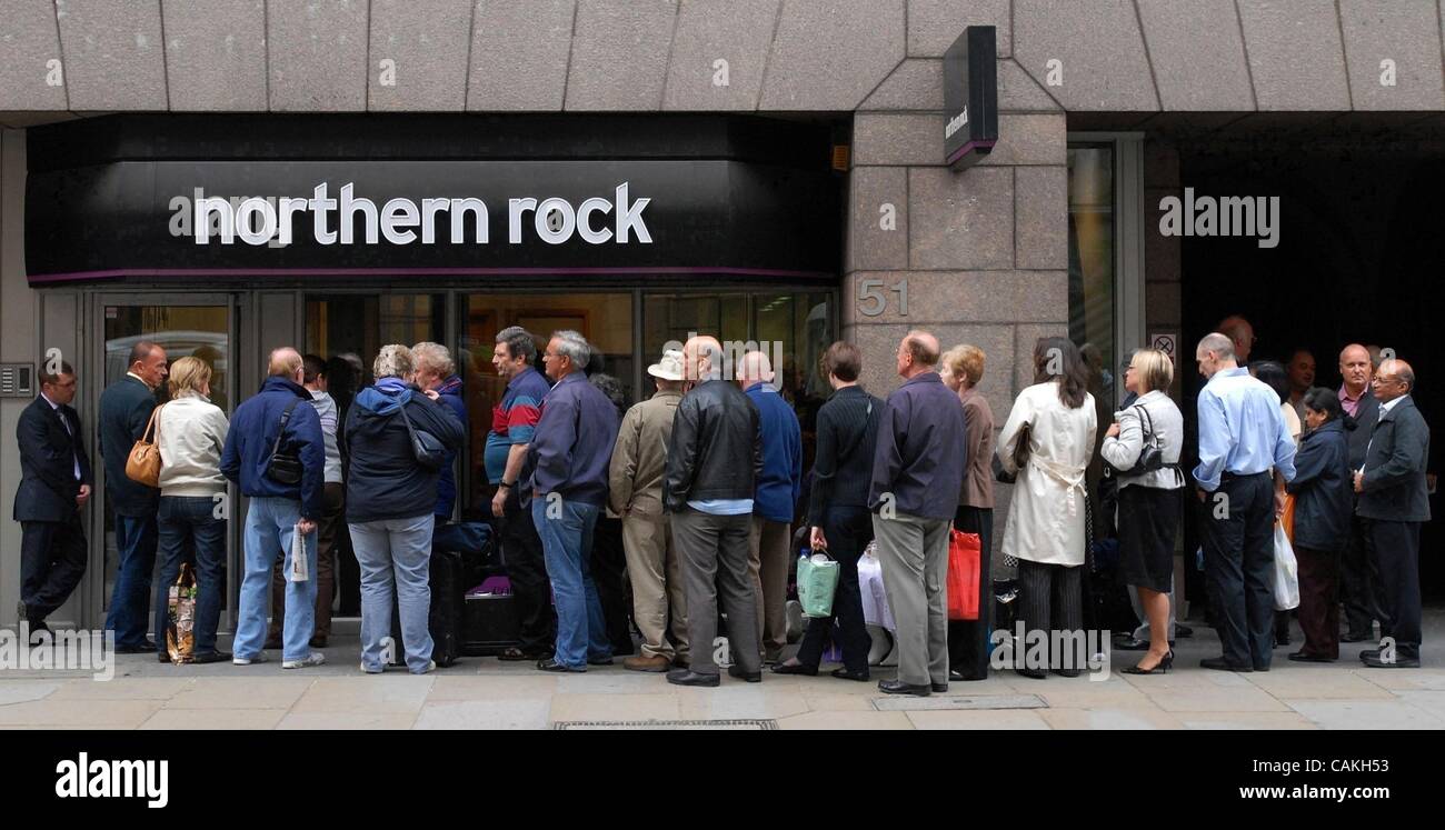 Sep 17, 2007 - London, England, United Kingdom - Brussels has approved a plan to split Northern Rock into 'good' bank and 'bad' bank ahead of the RBS and Lloyds carve-up. PICTURED: Customers outside the Northern Rock branch in Moorgate St. London on 17/09/07. (Credit Image: Â© Facundo Arrizabalaga/Z Stock Photo