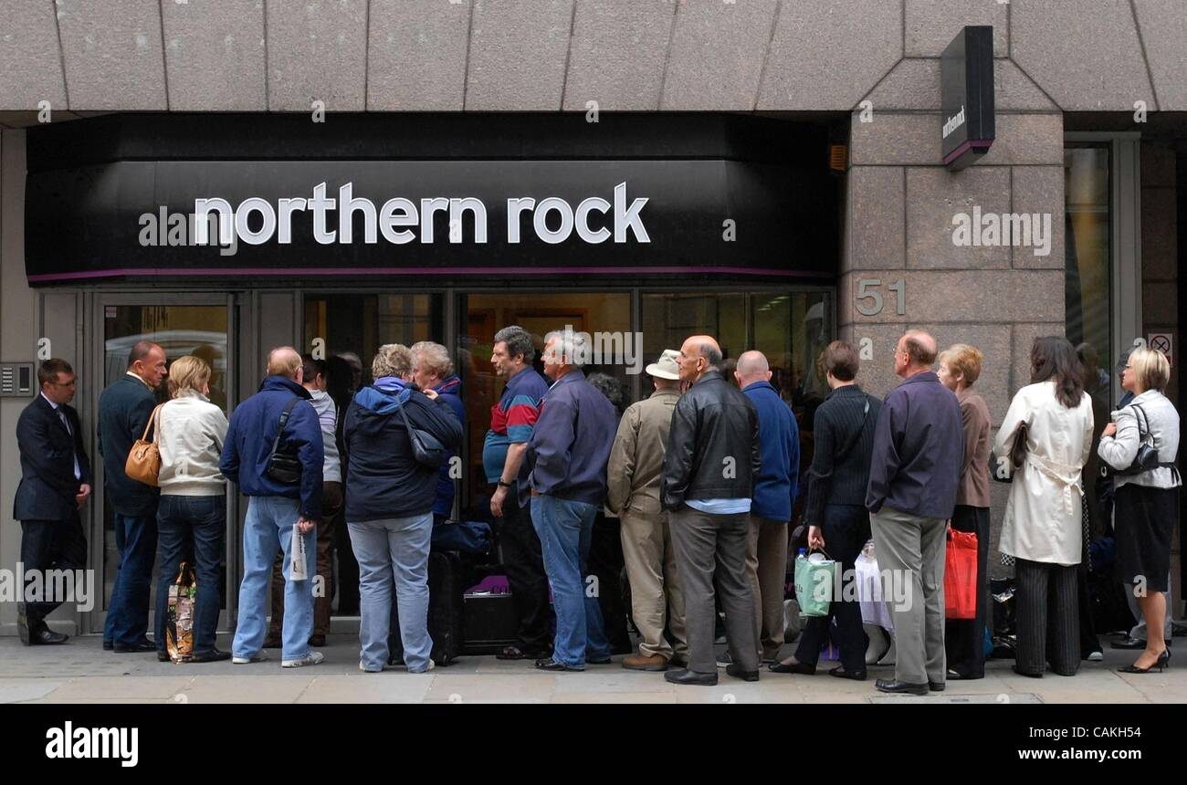Sep 17, 2007 - London, England, United Kingdom - Brussels has approved a plan to split Northern Rock into 'good' bank and 'bad' bank ahead of the RBS and Lloyds carve-up. PICTURED: Customers outside the Northern Rock branch in Moorgate St. London on 17/09/07. (Credit Image: Â© Facundo Arrizabalaga/Z Stock Photo
