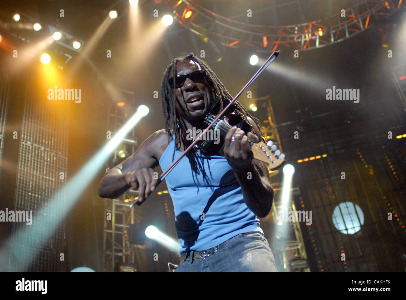 Dave matthews band violinist boyd hires stock photography and images