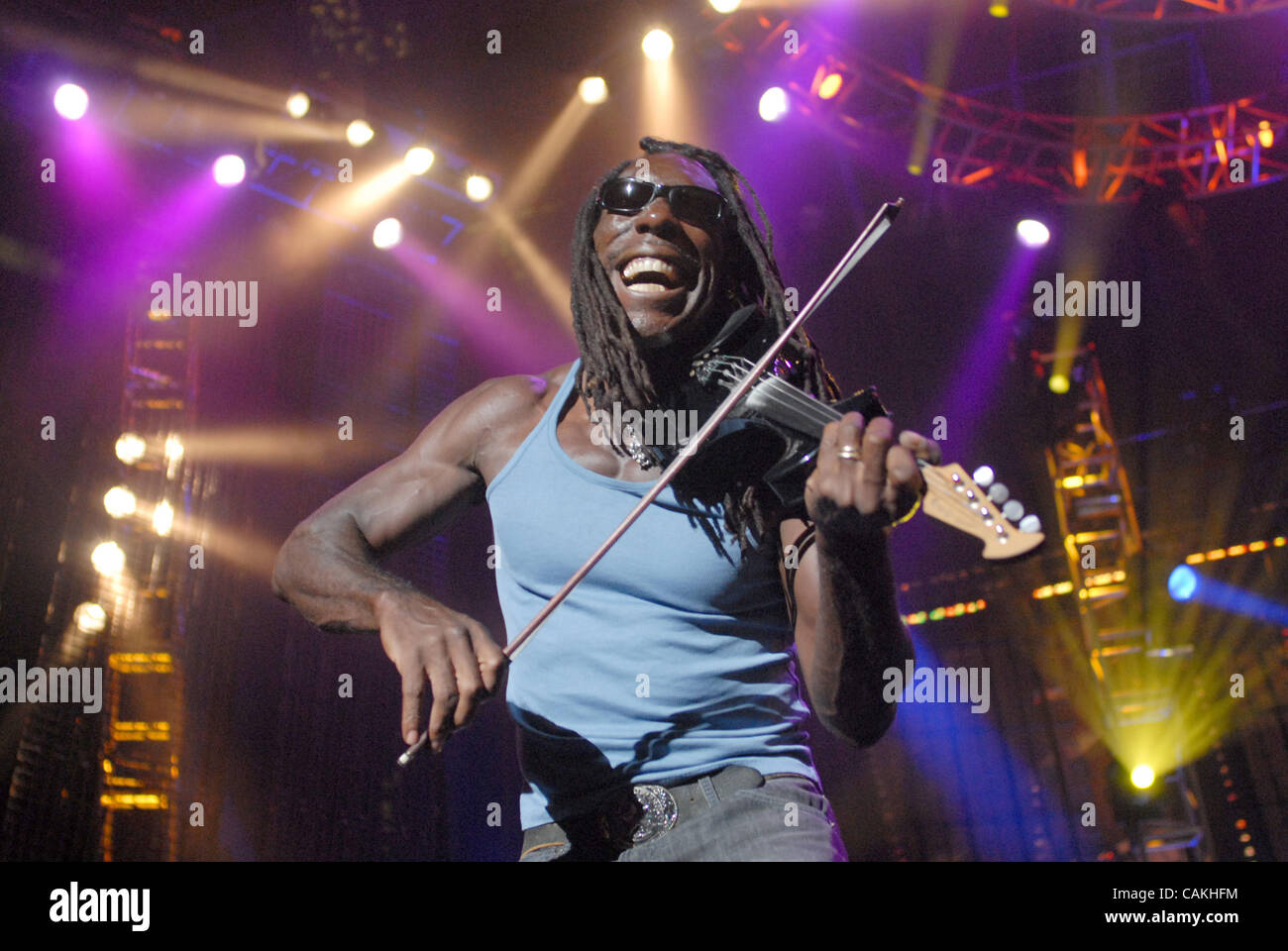 Dave matthews band violinist boyd hires stock photography and images